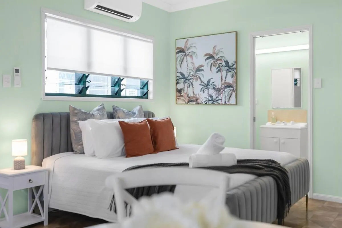 The Oasis - Charming Family Retreat On City Fringe Кэрнс Дом отдыха