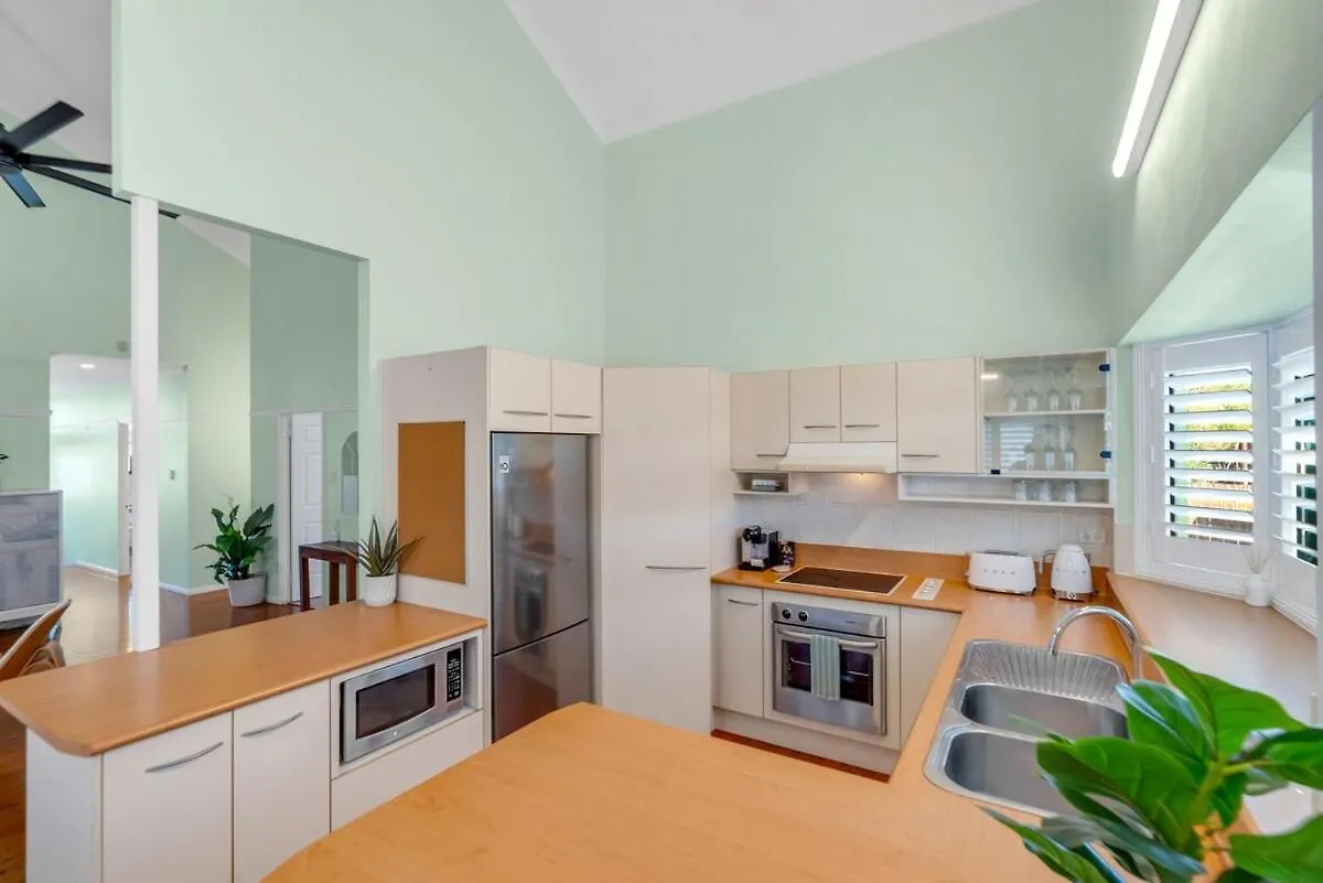 The Oasis - Charming Family Retreat On City Fringe Кэрнс 0*,
