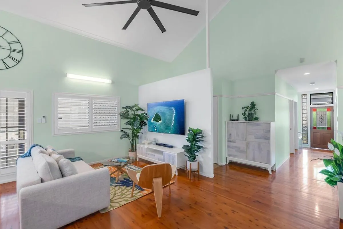 The Oasis - Charming Family Retreat On City Fringe location